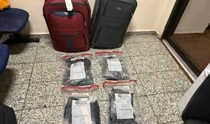 Apresan a extranjera que intentó viajar con cuatro paquetes de cocaína desde aeropuerto dominicano