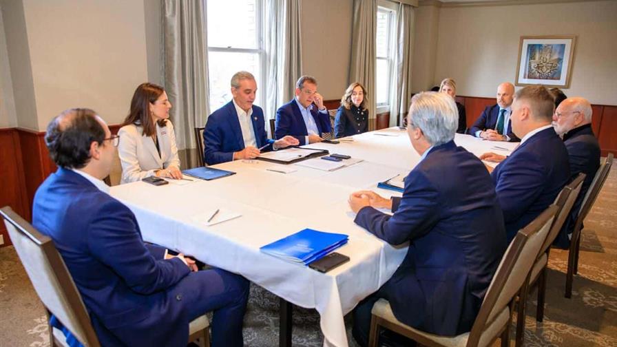 Abinader inicia agenda oficial en California con reunión estratégica con el CEO de Mysilicon Compass