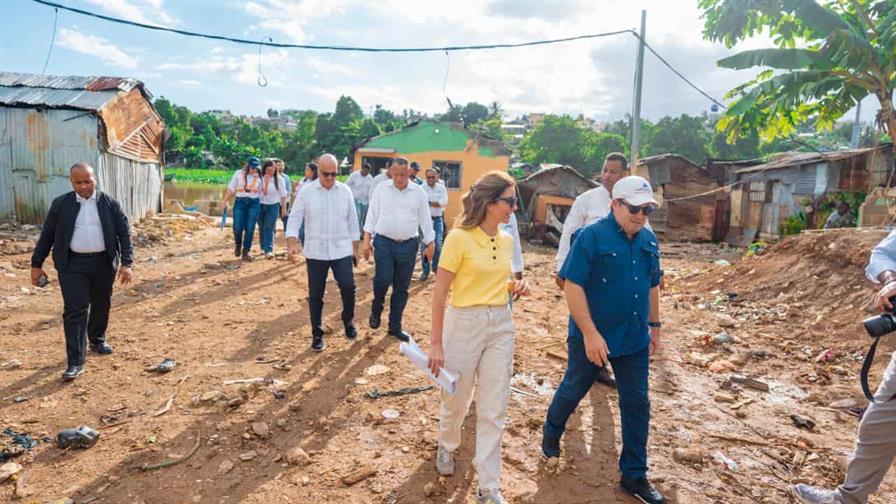 José Paliza supervisa avances de la transformación del sector Las Lilas en Santo Domingo Este José Paliza supervisa avances de la transformación del sector Las Lilas en Santo Domingo Este