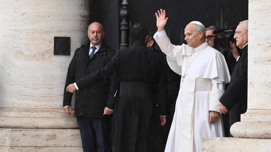 El papa recibe a niños ucranianos devueltos a sus familias tras ser secuestrados por Rusia