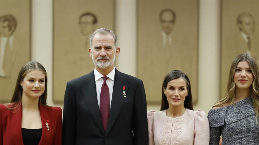 El rey Felipe VI destaca la transición democrática de España como modelo