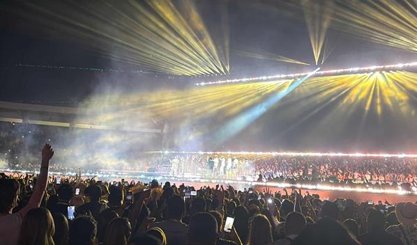 Bad Bunny arranca en RD su gira mundial "Debí tirar más fotos"