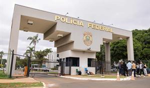 Bolsonaro intentó romper su tobillera electrónica para fugarse, según Supremo; lo detienen