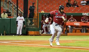 Los Gigantes se recuperan en el segundo juego con triunfo 10-2 sobre los Leones