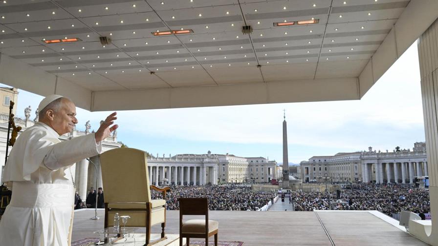 El papa defiende que la fe y la razón son complementarias en una educación auténtica