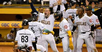 Deficiencias defensivas pasan factura a las &Aacute;guilas Cibae&ntilde;as pese a buen bateo