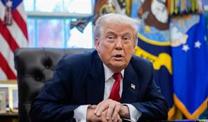 Trump dice que Zelenski va a tener que aprobar su plan de paz