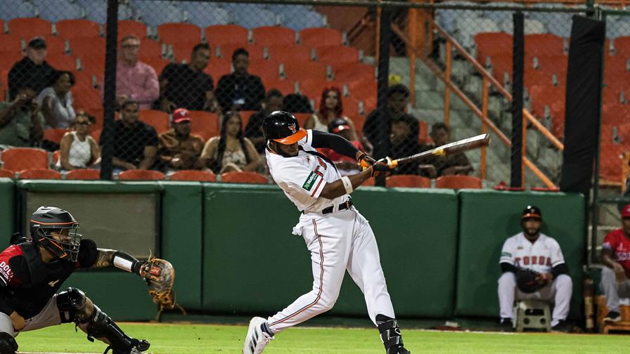 Toros le ganan la doble cartelera al Licey con jonrón de Bryan De la Cruz y gran pitcheo de Courtney