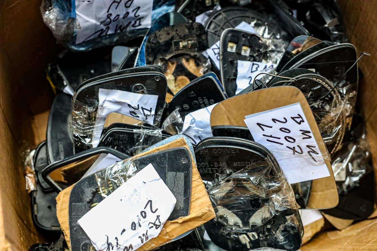 Objetos decomisados por la Policía Nacional en los operativos para desmantelar una red de robo de vehículos este 22 de noviembre de 2025.