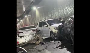 Accidente múltiple en el túnel de la 27 de Febrero deja cuatro personas con heridas leves