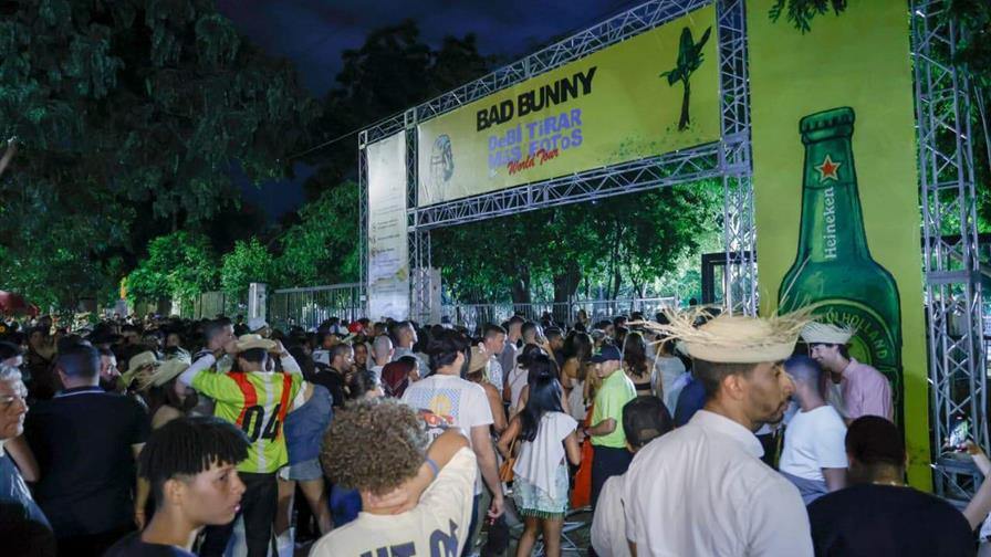 Boletas más caras y visibilidad lejana: quejas en el concierto de Bad Bunny