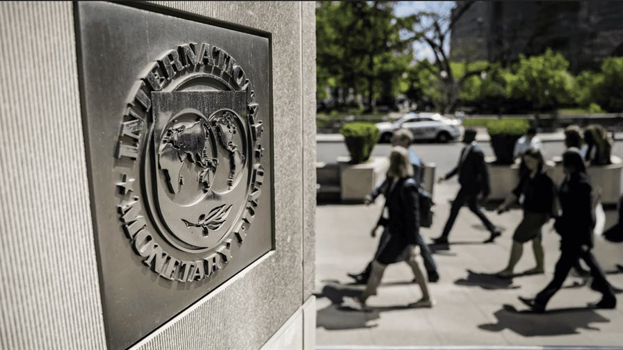 FMI mejora previsi&oacute;n de crecimiento mundial para 2026 pero alerta sobre IA y riesgos comerciales