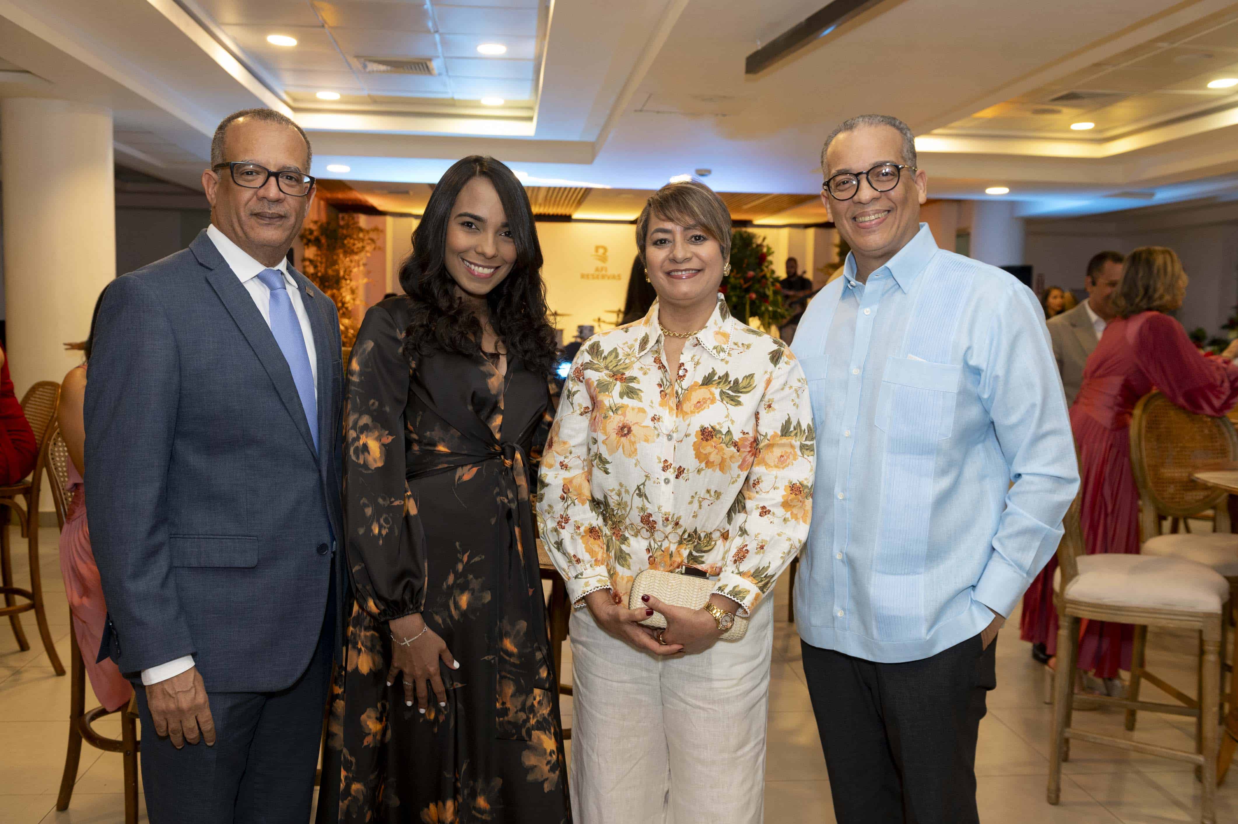 Roberto Graciano, Carolina Germán, Yuny Estévez y Rafael Graciano.