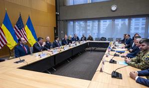 Washington y Kiev afirman que acuerdo de paz mantendrá plena soberanía de Ucrania