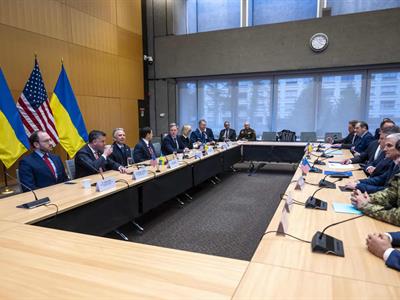 EE. UU. y Ucrania piden respetar la soberanía ucraniana