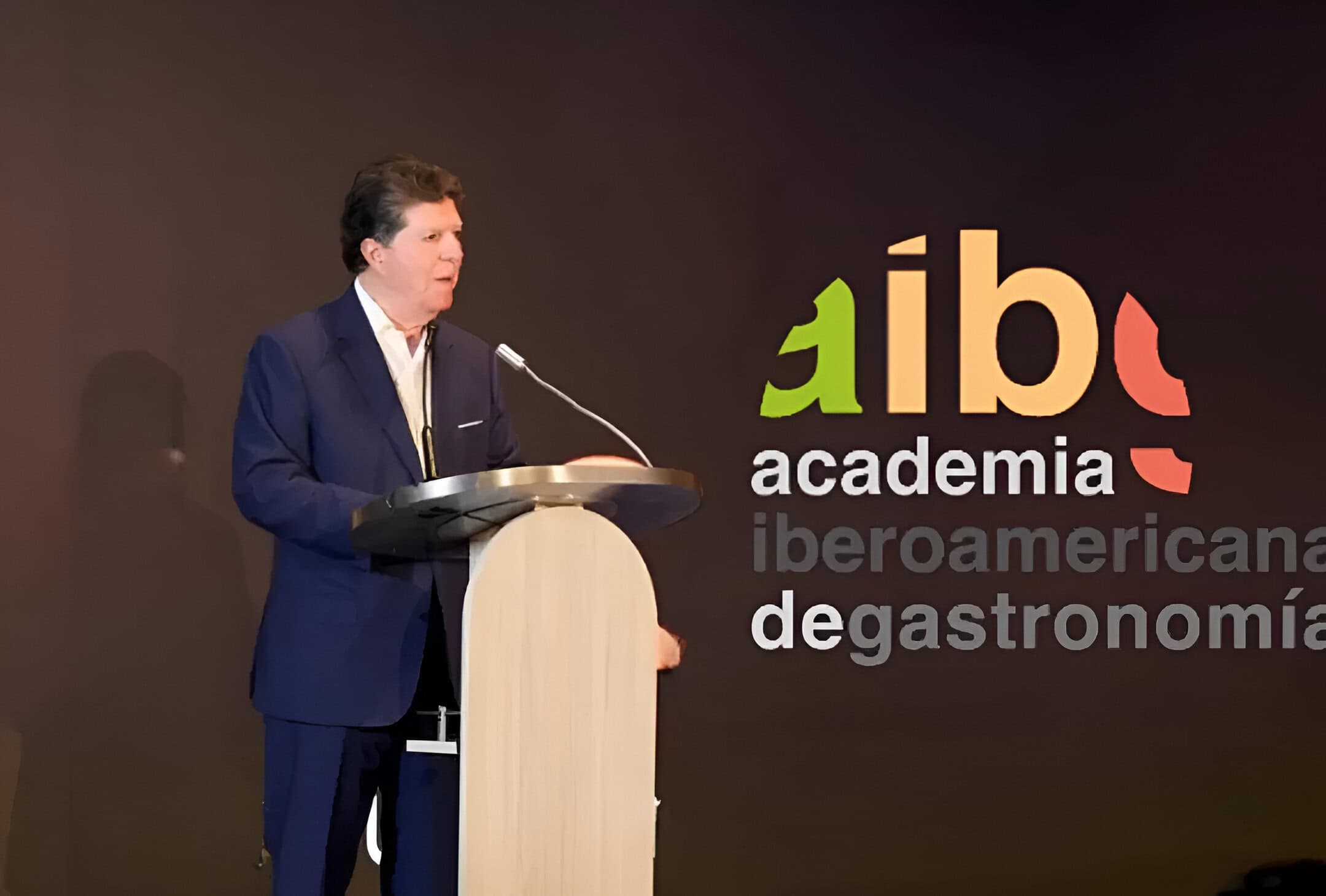 Luis Ros es nombrado nuevo secretario general de la Academia Iberoamericana de Gastronomía Luis Ros es nombrado nuevo secretario general de la Academia Iberoamericana de Gastronomía