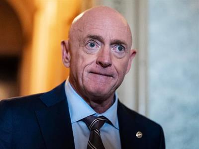 EE. UU. estudia juzgar a Mark Kelly al que Trump acusó de sedición