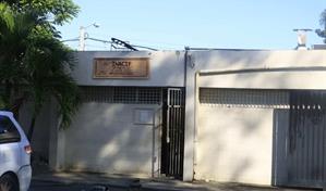 Hombre muere tras recibir disparo dentro de su vehículo en SDE