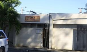 Hombre muere tras recibir disparo dentro de su vehículo en SDE