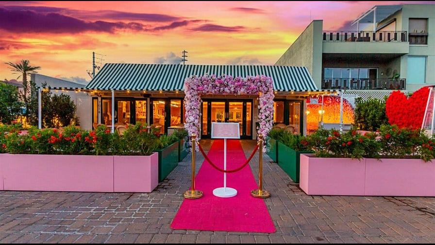 Detienen a pareja se&ntilde;alada de robar un restaurante y tener relaciones en pleno asalto en Arizona