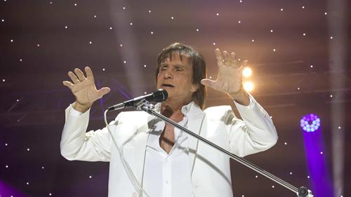 Roberto Carlos anuncia gira por Estados