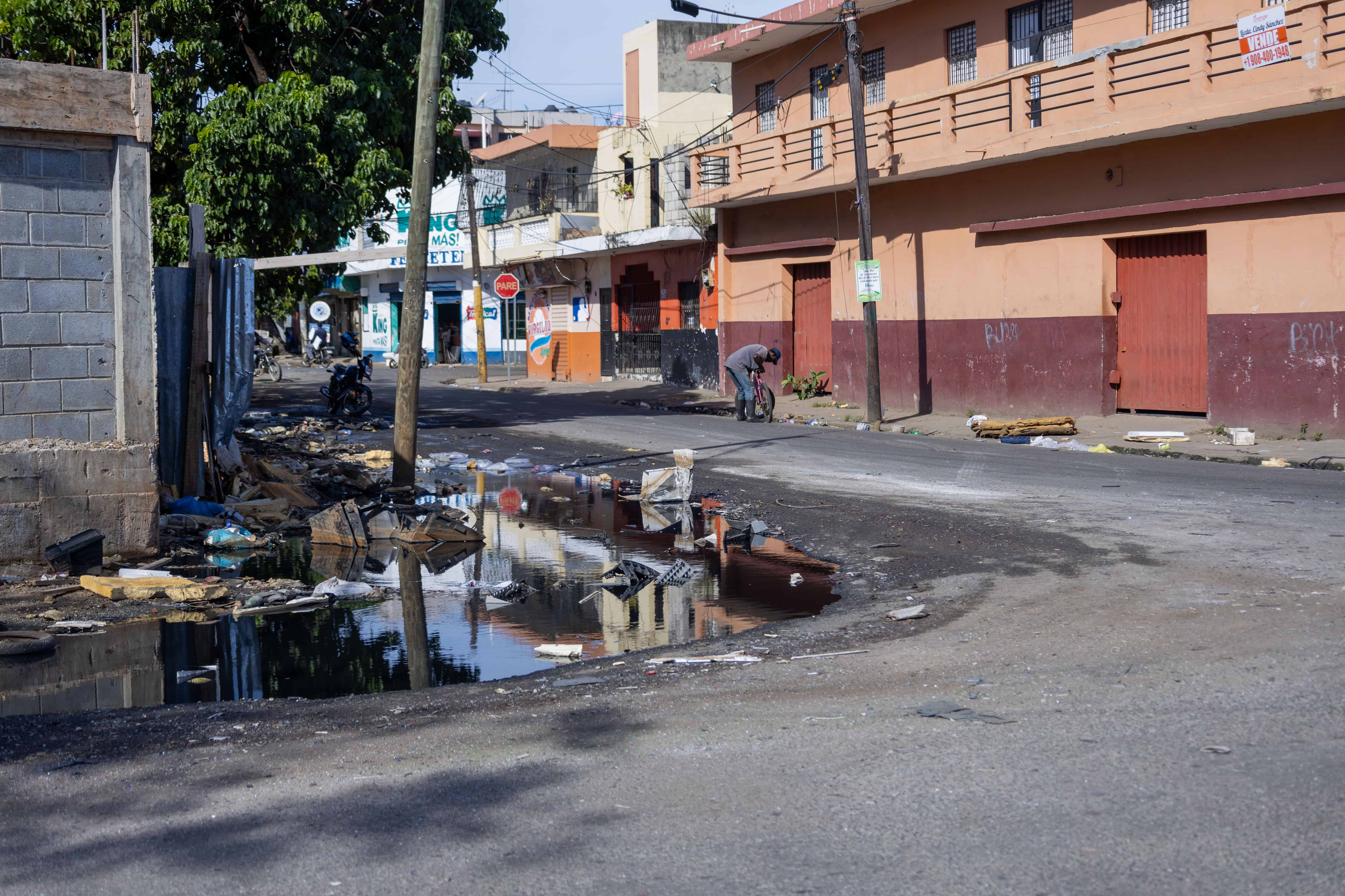 Los escombros son depositados sin control.