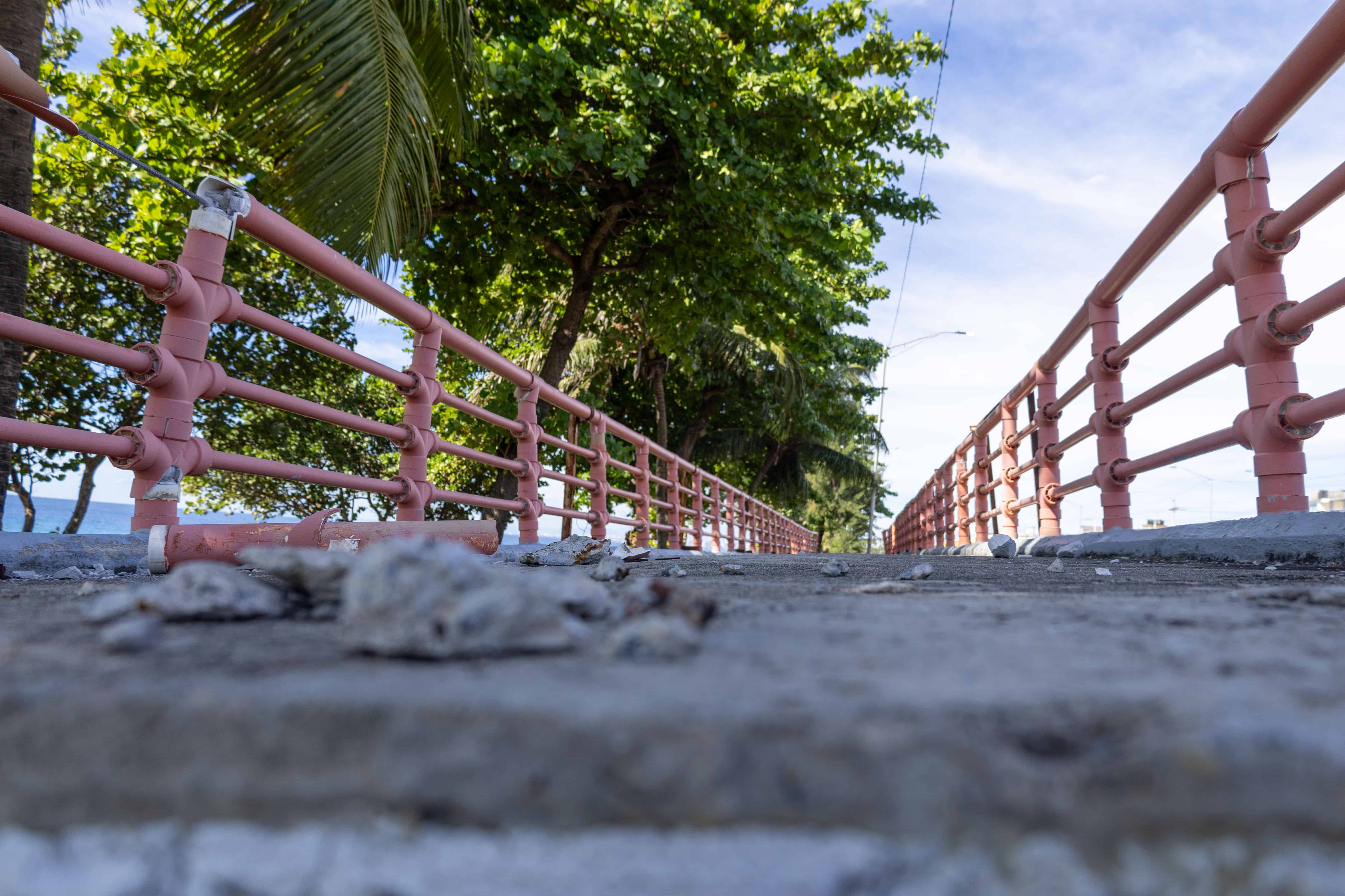 La estructura está a un lado de Las Americas.