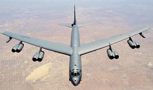 Aviones militares de EE. UU. sobrevolaron las aguas cerca de Venezuela, según web de rastreo