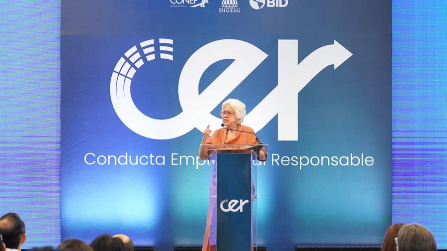 El Conep reconoce a la doctora Milagros Ortiz Bosch