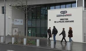 Detienen a otros dos hombres y dos mujeres por el robo en el Louvre