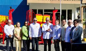 El Gobierno entrega equipos para mecanizar el cultivo del arroz y eliminar mano de obra extranjera