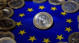 El euro termina 2025 revalorizado frente al d&oacute;lar por las debilidades estadounidenses