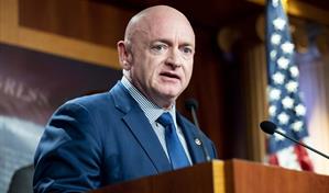 El senador al que Trump acus&oacute; de sedici&oacute;n demanda al secretario de Guerra de EE. UU.