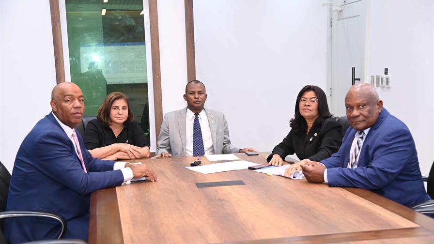 La reforma laboral vuelve por tercera vez al mismo punto: debates con empresarios y sindicatos