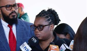 Madre de niña muerta en Santiago exige respuestas