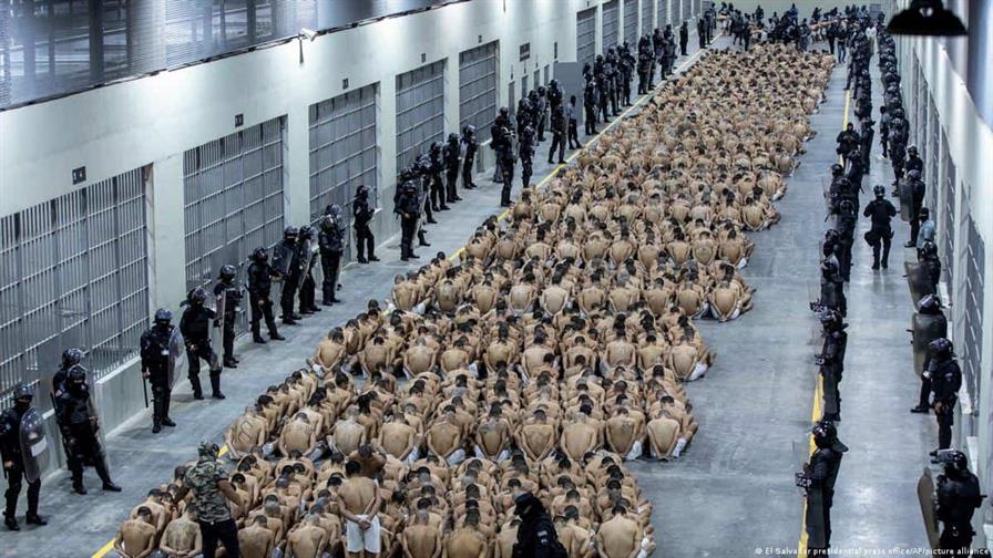 Régimen de excepción de El Salvador completará tres años en 2025 y 90,000 detenidos Régimen de excepción de El Salvador completará tres años en 2025 y 90,000 detenidos