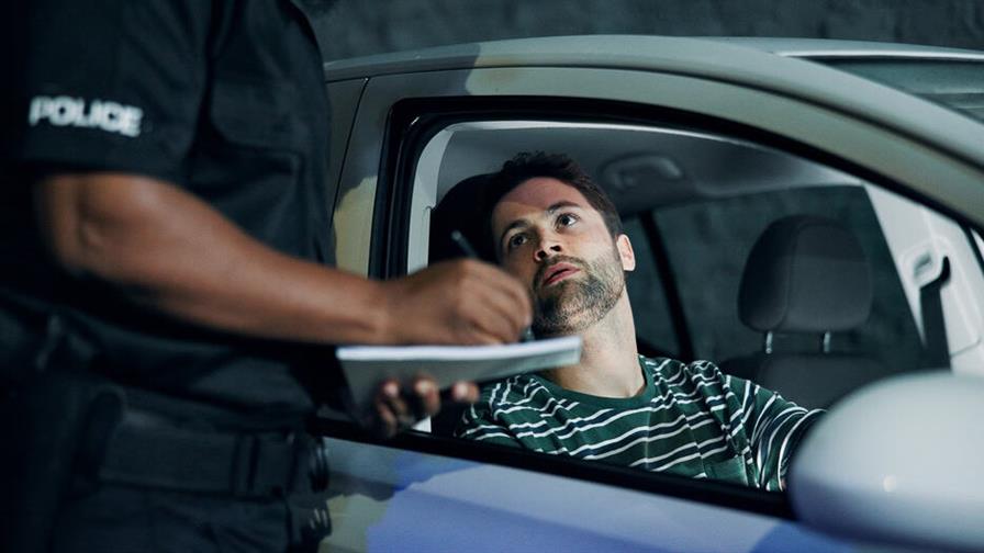 Texas emite nuevos requisitos que cierra puertas a registro de vehículos a indocumentados