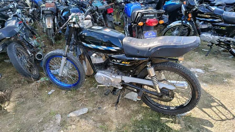 Al fin Digesett puso el oído en el corazón de la alcaldesa de Higüey y retiene 43 motos de carreras