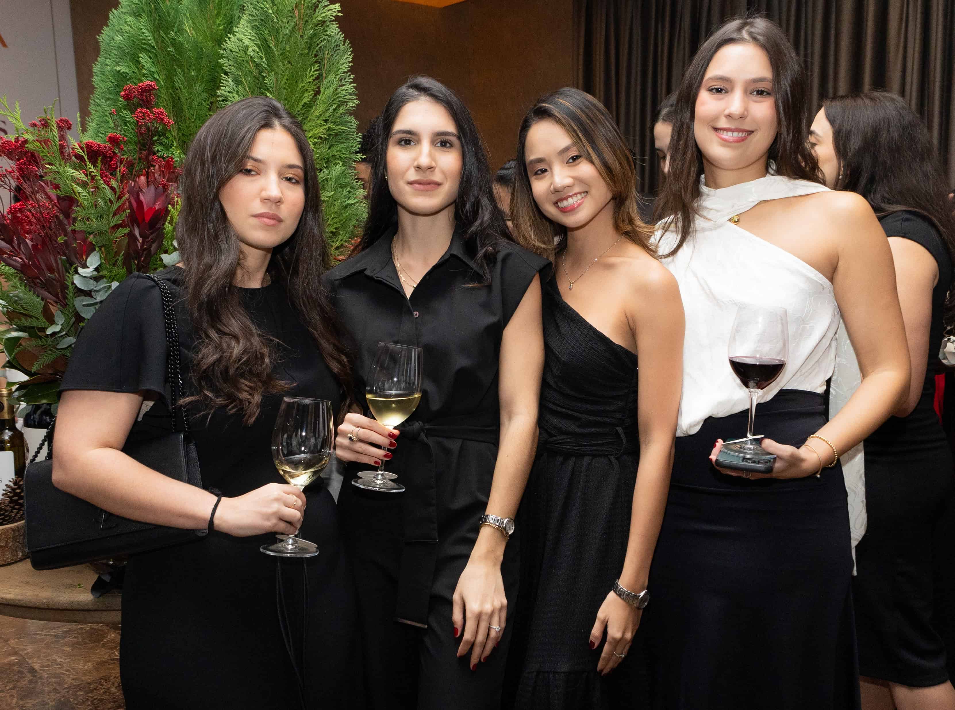 María Mercedes Redondo, Alessandra Tezanos, Miuchen Joa y María Josefina Vasconez.