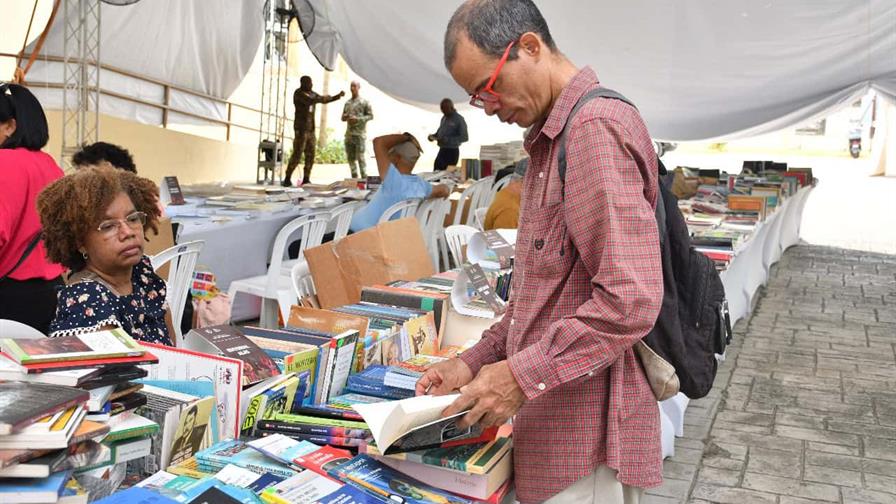 AGN clausura con éxito la 12.ª Feria del Libro de Historia Dominicana
