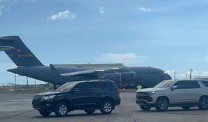 Avión de transporte militar de EE. UU. aterriza en RD tras la llegada del secretario de Defensa