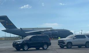 Avión de transporte militar de EE. UU. aterriza en RD tras la llegada del secretario de Defensa