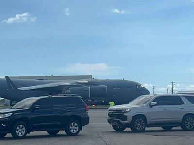 Boeing Globemaster aterriza en RD junto a Pete Hegseth