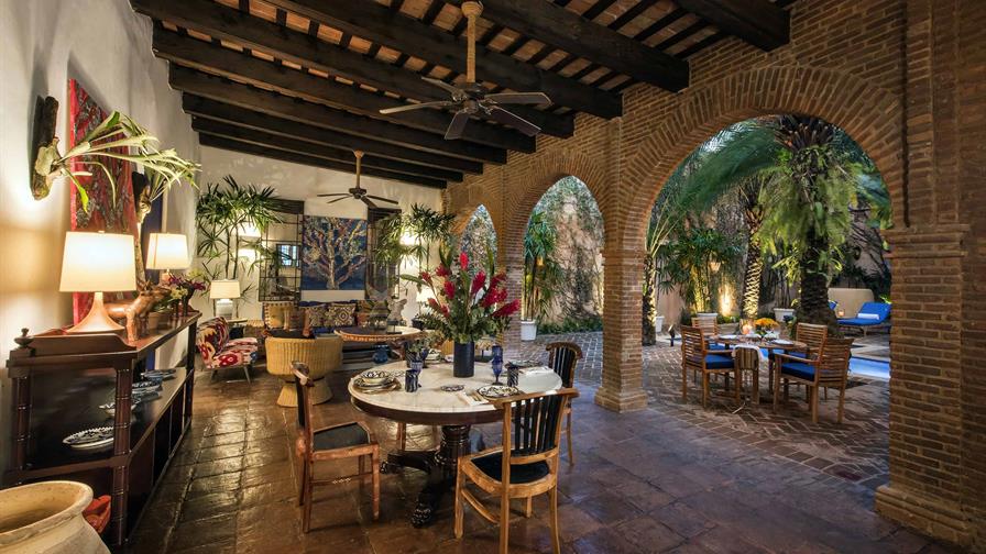 Casas del XVI celebra doble triunfo internacional con "Michelin Key 2025" y "World Travel Awards"