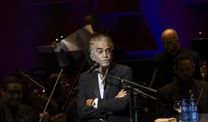 El Puma denuncia trato "humillante" tras ser expulsado de un vuelo de American Airlines