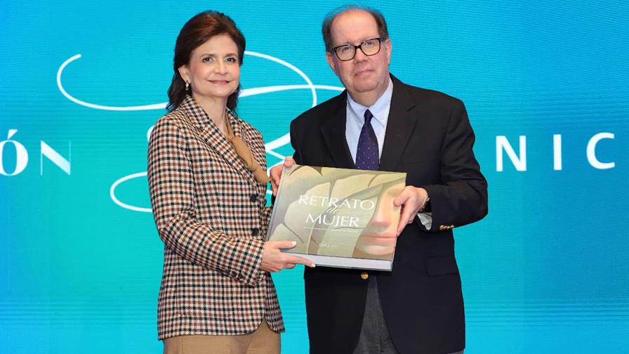 INICIA presenta libro institucional Retrato de Mujer: Mirada femenina en la pintura dominicana