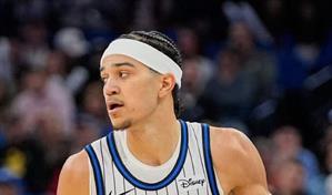 El Magic arrolla a los 76ers en un partido que terminó con varias expulsiones