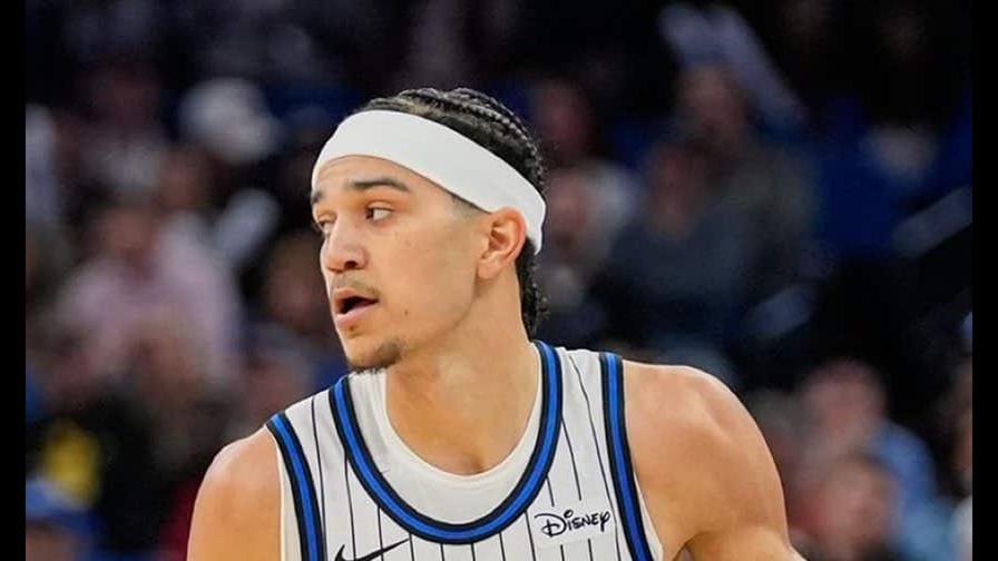 El Magic arrolla a los 76ers en un partido que terminó con varias expulsiones