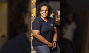 Orling Domínguez y su refugio portátil