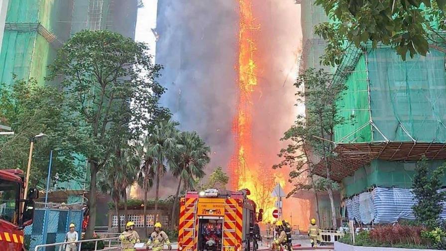Sube a 36 el número de fallecidos en el incendio en Hong Kong, gradualmente bajo control Sube a 36 el número de fallecidos en el incendio en Hong Kong, gradualmente bajo control